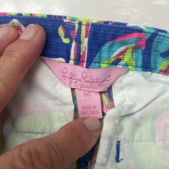 71. LILLY PULITZER Magnolia Shorts Sz. 00 side zip Toucan Play Scalloped - Picture 9 of 11